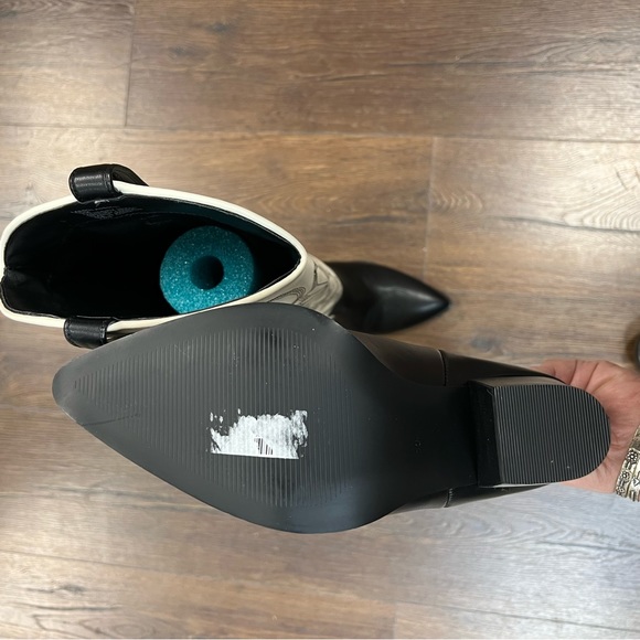 🆕 Steve Madden Lasso boot in black and bone SZ 10 - Picture 8 of 9